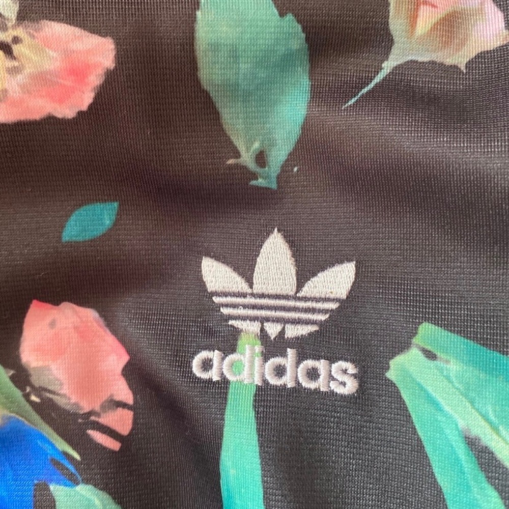 Adidas Track Cropped Jacket 🧥 - Picture 3 of 4